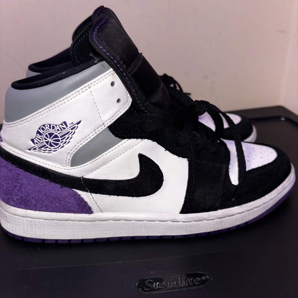 *USED* Jordan 1 mid SE purple